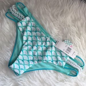 NWT raisins bikini bottoms